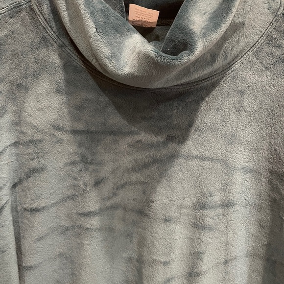 Fleece pullover - Picture 6 of 9